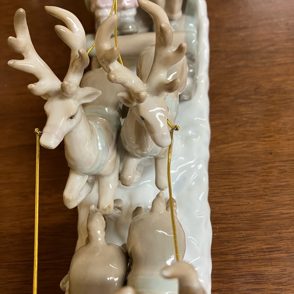 Russ Porcelain Santa Sleigh with Reindeer - Picture 5 of 9